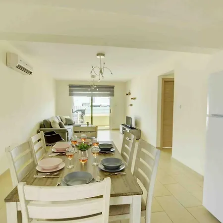 Apartment Nissi Martha *